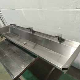 Intersan s/s washbasin with 3 taps